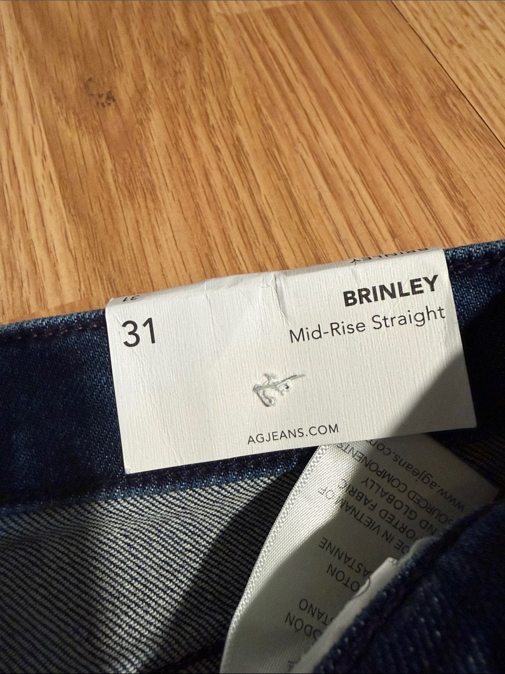 NWT AG Brinley Mid-Rise Straight Leg Jeans Size 31 - Picture 5 of 9